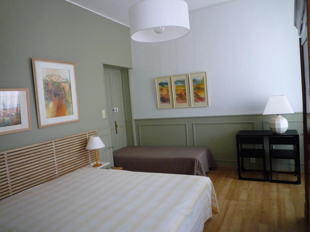 Appartement Avignon Centre Intra Muros Cour Exterieure Parking Prive Gratuit Buitenkant foto