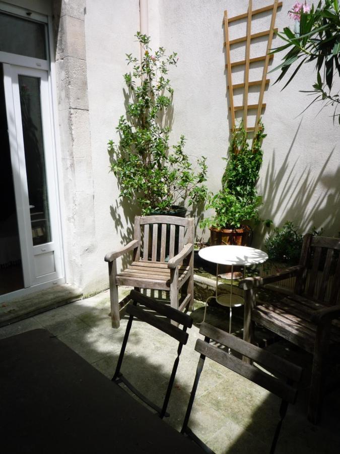 Appartement Avignon Centre Intra Muros Cour Exterieure Parking Prive Gratuit Buitenkant foto