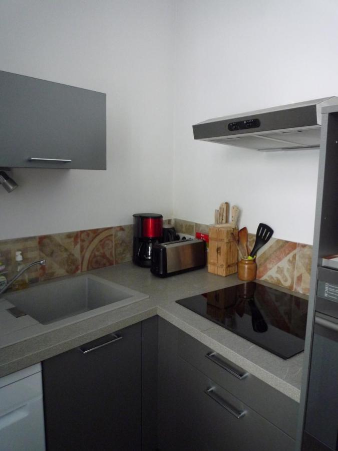 Appartement Avignon Centre Intra Muros Cour Exterieure Parking Prive Gratuit Buitenkant foto