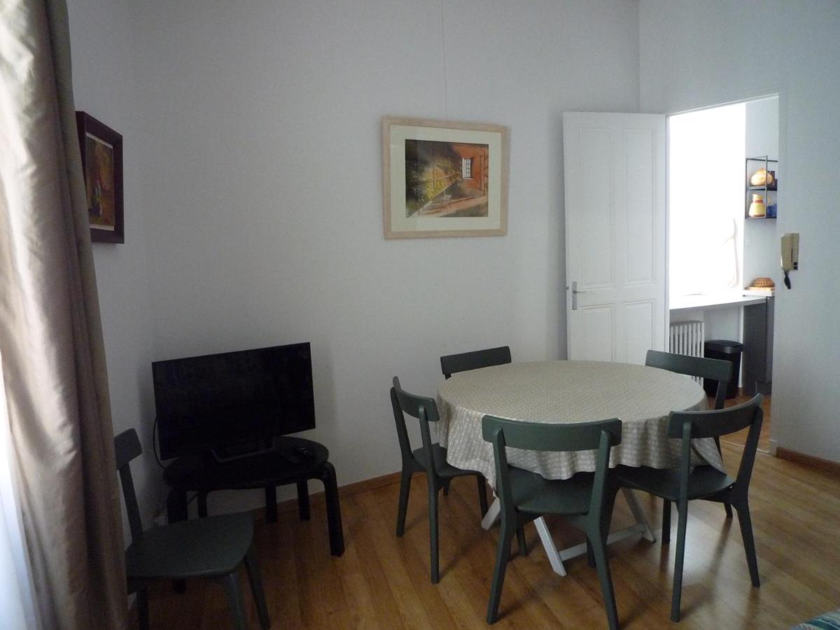 Appartement Avignon Centre Intra Muros Cour Exterieure Parking Prive Gratuit Buitenkant foto